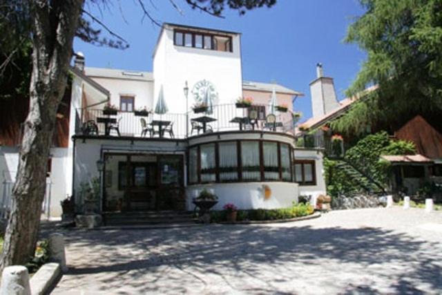 Lh Albergo Il Paradiso Pescasseroli Luaran gambar