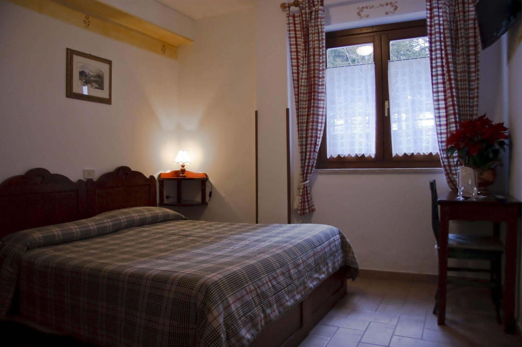 Lh Albergo Il Paradiso Pescasseroli Luaran gambar